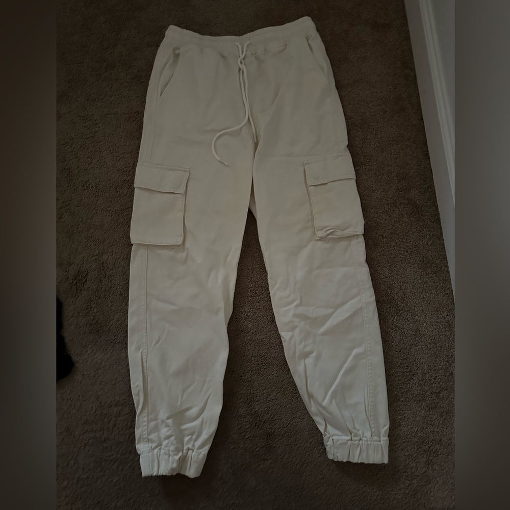 Cream colored pants size Medium